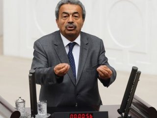 Bostancı'dan Kamer Genç'e: Sizi Seviyoruz