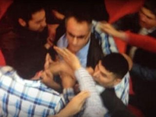 Akit-Zaman çatışması kime yarar?