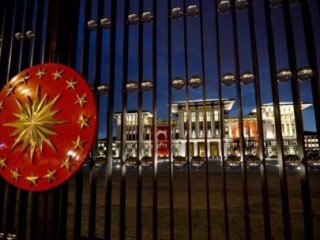 Hürriyet'ten 'Ak Saray' Skandalı