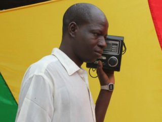 Afrikalı Sanaçılardan Ebola'ya Karşı Şarkı