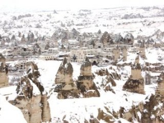 Nevşehir’e Mevsimin İlk Karı Yağdı