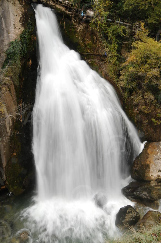 Aşk Acısı Çekenlerin Hüznünü Dindiren Şelale