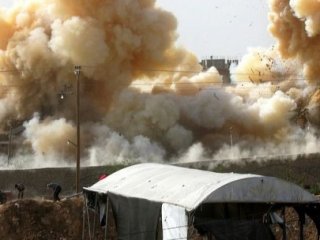 Savaş Uçakları Trablus'u Bombaladı