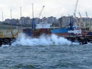 Fırtına Deniz Ulaşımını Vurdu