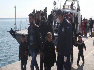 700 Kaçağın Bulunduğu Gemiye Operasyon