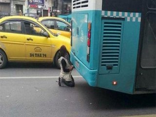 Suriyeli Kızın Bu Görüntüsü Yürek Parçaladı