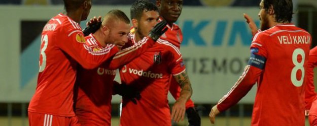 Demba Ba'dan, Töre'ye 'Penaltı' Hediyesi!