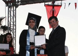 Davutoğlu mezuniyet töreninde  