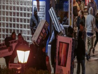 ABD’de Tüketim Çılgınlığı Başladı