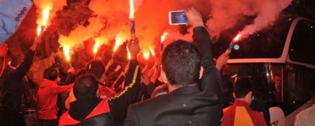 Cimbom'a Meşaleli Karşılama