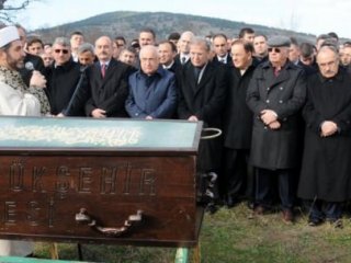 Erdoğan ve Davutoğlu Cenazede Neden Yoktu?