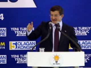 Davutoğlu'na Sürpriz Pankart!