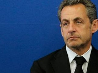Fransa'da Yarışı Sarkozy Kazandı