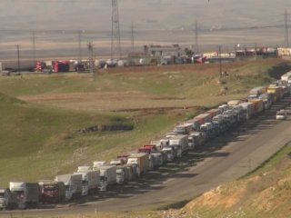 Silopi-Cizre yolunda uzun TIR kuyruğu