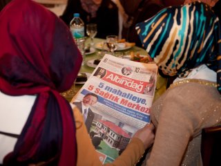 El Ele Verdiler, Kahvaltıya Geldiler