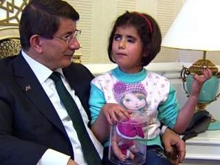 Davutoğlu'ndan Duygulandıran Teklif!