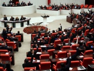 Kamer Genç Yine Kavga Çıkardı