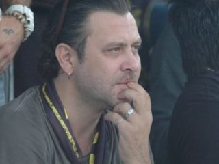 Nejat İşler Ölüme Yürüyor