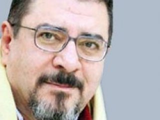 Engiç Ardınç,"Hocaefendi'nin Donu"nu Yazdı