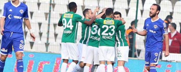 Timsah 'Paşa'ya Patladı!