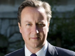 Cameron'dan Papa'ya Sert Tepki!