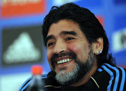 Maradona Gazze'yi ziyaret edecek