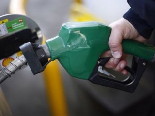 "Benzin Fiyatı Yüzde 42,1 Düştü"