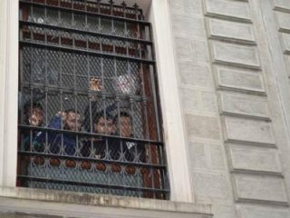 Geri Gönderme Merkezi'nde Tutulan  3 Rus Firar Etti