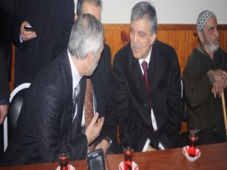 Gül'e Vatandaşlardan Sevgi Gösterisi