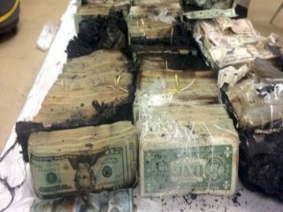 1 Milyon Dolar Nakit Para Kül Oldu!