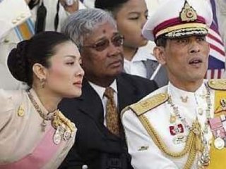 Prens Eşinden Boşandı