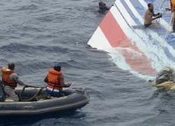 "Pilot hostesle oynaşıyordu"