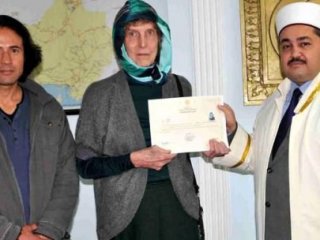 'Rockçı İmam'dan Etkilendi İslamiyeti Seçti