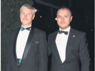 Çok Şükür Dinini Değiştirdi!