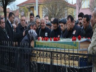 Konser Sırasında Ölen Sanatçı Uğurlandı