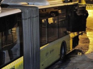 Park Halindeki Metrobüste Yangın