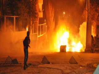 CHP Minibüsünü Ateşe Verildi