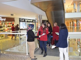 Üniversiteli Gençler Uyuşturucuya Savaş Açtı