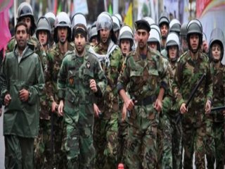 İran'dan Sıradışı Tatbikat: 'Muhammed Resulullah'