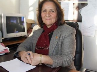 "Hükümet Kadın" 5 Dil Konuşuyor