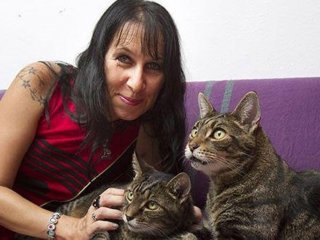 Sapık Kadın Hayvanla Evlendi!