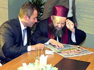 "Vahdet Milli ve Sünni Bir Gazete"