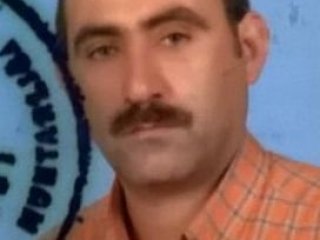 Meyve Soyarken Kendini Bıçakladı