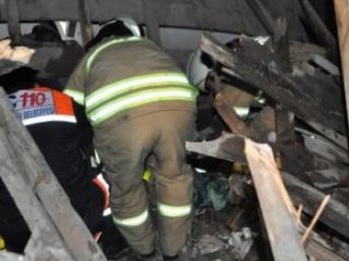 Tek Katlı Ev Çöktü: 1 Yaralı