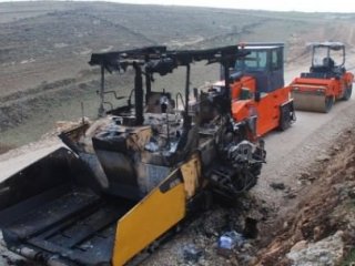 İş Makinelerini Ateşe Verdiler