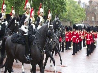 Buckingham'da Terör Korkusu!