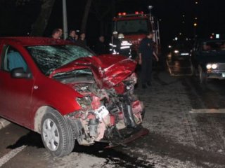 TIR İle Otomobil Çarpıştı: 4 ölü