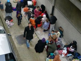 Türkmen Aileler Dondurucu Soğukta Sokakta Kaldı