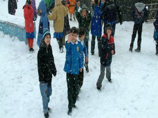 Balıkesir Dursunbey'de Okullar Tatil Edildi