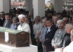 Karakoç sevgisi sağı-solu birleştirdi 